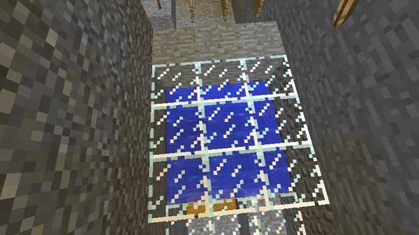 水の上を覆うガラスブロック